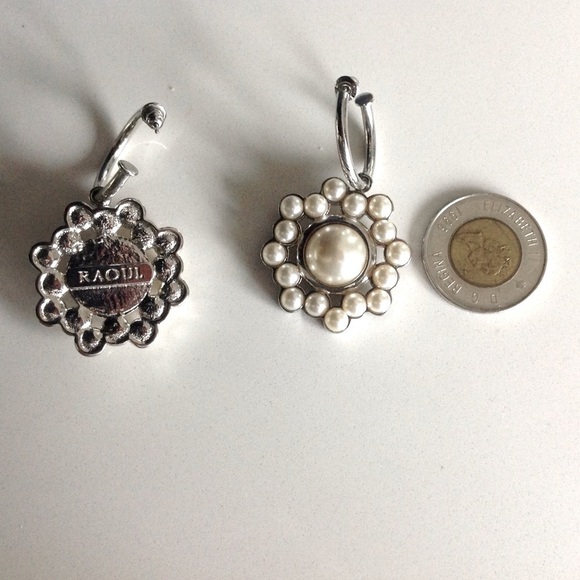 Vintage Faux Pearl Dangling Earrings - Picture 2 of 3